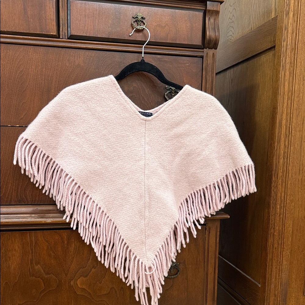 Burberry Soft Pink Wool and cashmere Blend shawl/poncho